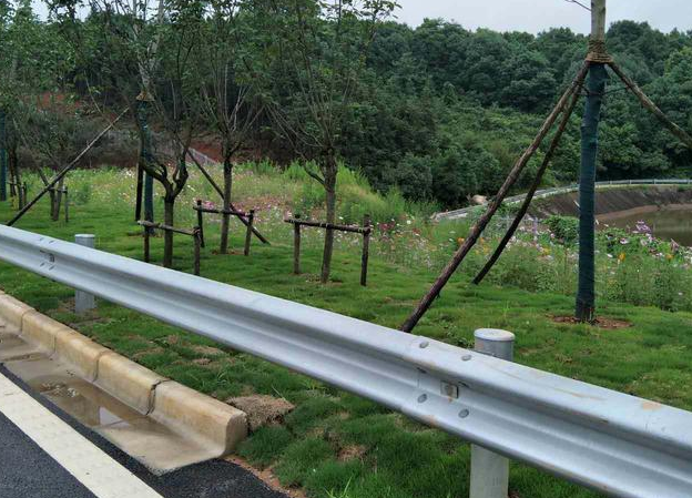 高速公路护栏板