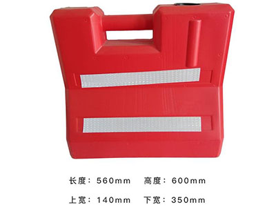 手提小水马.jpg